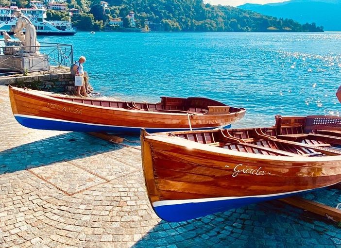 Due modelli di "Inglesina" delle Officine dell'Acqua di Laveno