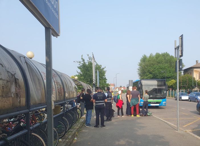 Frana alla stazione di Ferno-Lonate, treni bloccati Frana alla stazione di Ferno-Lonate, treni bloccati