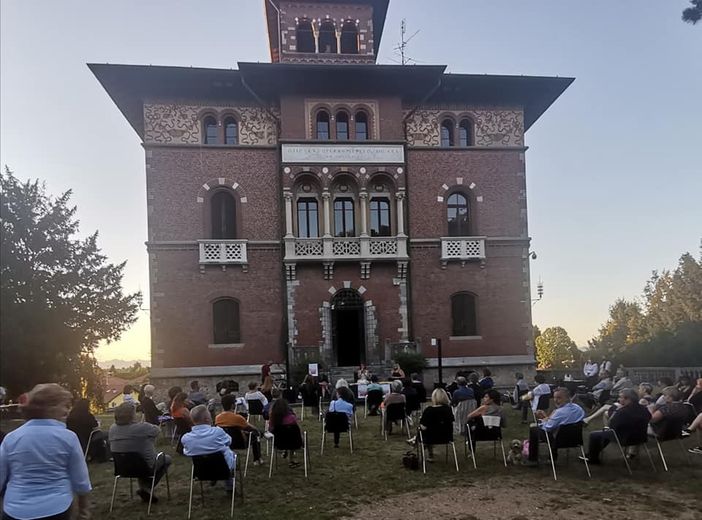 La prima serata dedicata ai libri con e20Dversi