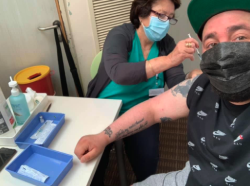 Da Luino un messaggio al piccolo Eitan: «L’abbraccio più forte lo hai già ricevuto, ma noi siamo qui per accompagnare i tuoi passi»