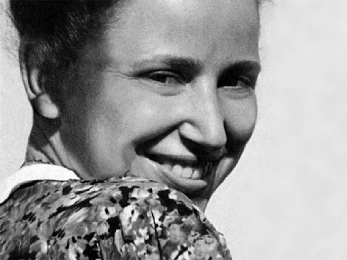 Norma Cossetto a cui è dedicata una targa ricordo sul lungolago di Luino Norma Cossetto a cui è dedicata una targa ricordo sul lungolago di Luino