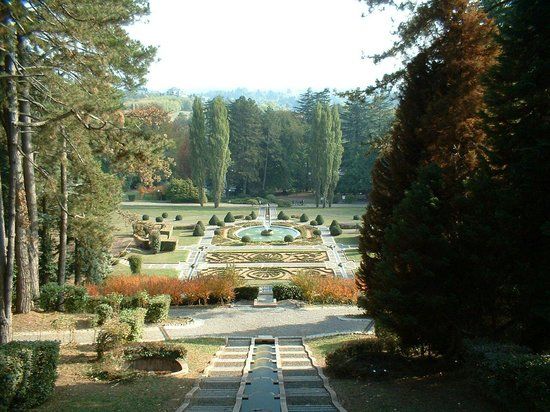 A Villa Toeplitz si riaccendono le fontane, grande attesa per i giochi d'acqua A Villa Toeplitz si riaccendono le fontane, grande attesa per i giochi d'acqua