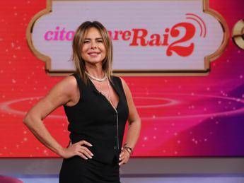 Paola Perego torna con 'Citofonare Rai 2', in ballo per lei anche un serale Paola Perego torna con 'Citofonare Rai 2', in ballo per lei anche un serale