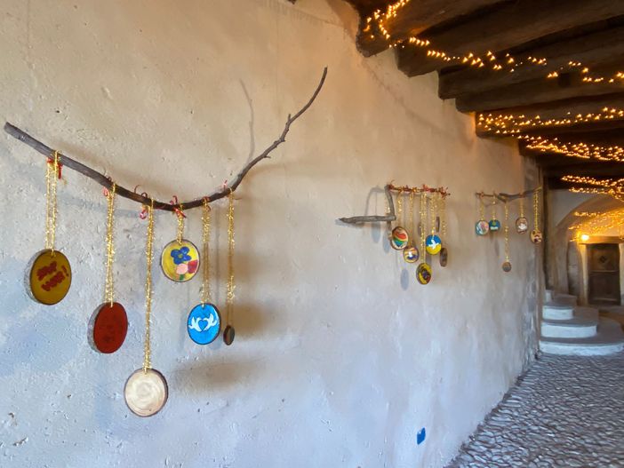 Al Sacro Monte le decorazioni realizzate dai bambini del doposcuola