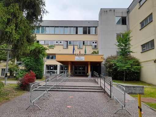 Vandalismi sul pullman per i licei, valutazioni sulla prosecuzione del servizio Vandalismi sul pullman per i licei, valutazioni sulla prosecuzione del servizio