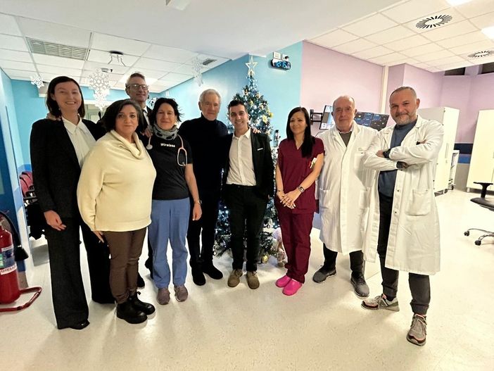 Guido Bertolaso in Pronto Soccorso a Busto per gli auguri di Natale