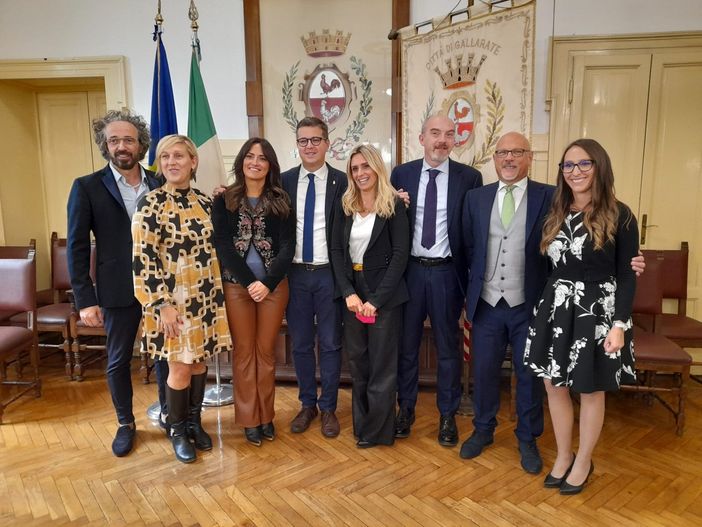 Presentata a Palazzo Borghi la nuova Giunta comunale di Gallarate. Presentata a Palazzo Borghi la nuova Giunta comunale di Gallarate.