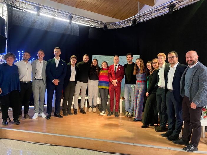 Marco Parolo e Greta Di Luzio “raccontano” di calcio alla festa degli auguri di Area Giovani Marco Parolo e Greta Di Luzio “raccontano” di calcio alla festa degli auguri di Area Giovani