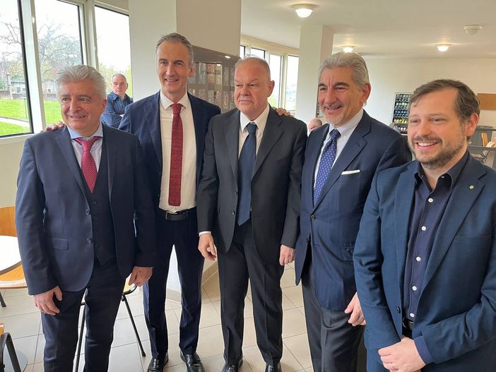 L'assessore Fermi nelle sedi dell'Insubria di Varese e Como: «Sfida vinta, avanti nel segno dell'innovazione»