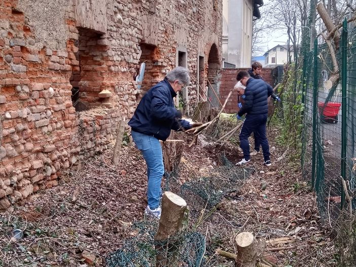 La Cascina dei Poveri ripulita e disboscata da alberi infestanti