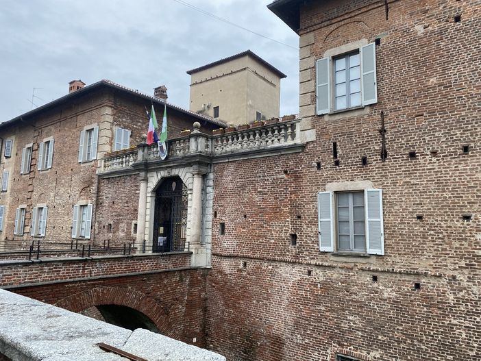 Fagnano lo urla: «Non siamo un paese di razzisti». Oggi l’incontro con il dottor Emvolo