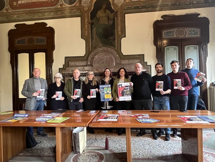 VIDEO. Otto sale, una storia e tanta voglia di futuro: Busto si gode la festa del teatro