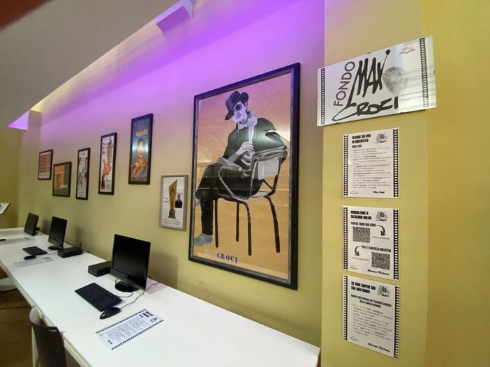 VIDEO. Nella biblioteca la "cameretta" di Max Croci. La mamma: «Non posso che dirvi grazie per aver realizzato questo sogno»