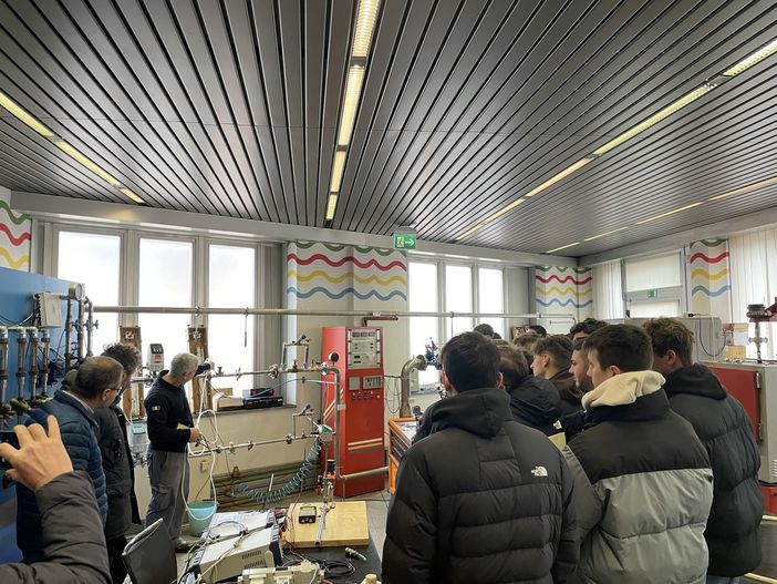 Gli alunni dell’ITT Eugenio Barsanti di Castelfranco Veneto in visita alla Cimberio Gli alunni dell’ITT Eugenio Barsanti di Castelfranco Veneto in visita alla Cimberio