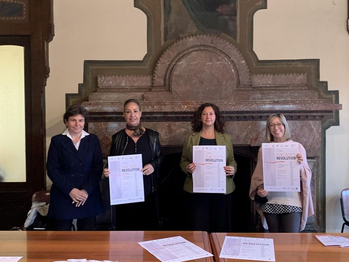 «Il mondo a Busto e Busto nel mondo»: mostra di Fiber art al Museo del Tessile