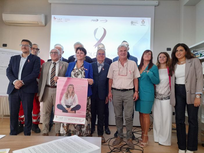 Presentazione di "Senologia al centro" 2023, a Busto Arsizio: sempre più attenzione al tema della prevenzione e della diagnosi precoce Presentazione di "Senologia al centro" 2023, a Busto Arsizio: sempre più attenzione al tema della prevenzione e della diagnosi precoce