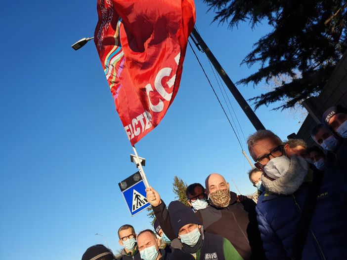 Sciopero alla Sig di Gorla Minore Sciopero alla Sig di Gorla Minore