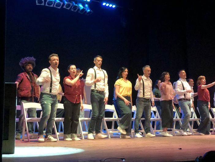 VIDEO E FOTO. Due giorni di tutto esaurito al Manzoni con gli “ex ragazzi” dell’oratorio San Filippo: «Il miracolo dell’amicizia» VIDEO E FOTO. Due giorni di tutto esaurito al Manzoni con gli “ex ragazzi” dell’oratorio San Filippo: «Il miracolo dell’amicizia»