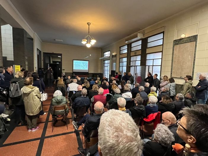 Variante alla Statale 341, assemblea gremita a Samarate. Tra timori e rassicurazioni Variante alla Statale 341, assemblea gremita a Samarate. Tra timori e rassicurazioni