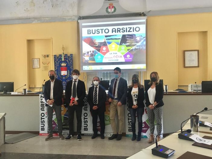 La presentazione  dell'operazione "Busto la tua nuova città su misura" in Comune