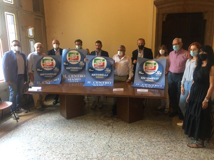 Busto, Forza Italia presenta il simbolo: «Con Antonelli senza se e senza ma. Il centrodestra è la nostra casa»