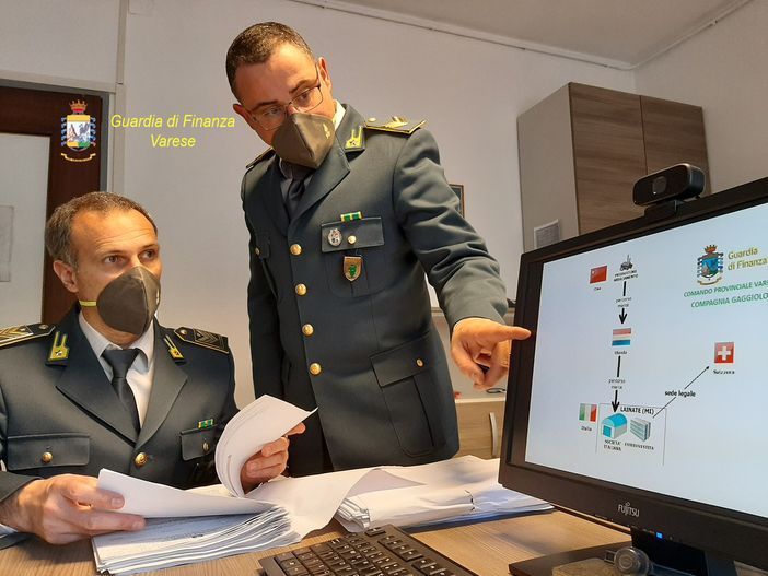 Dichiarava la sede della società in Svizzera, ma di fatto era in Italia. La Finanza denuncia un viggiutese e sequestra beni per due milioni Dichiarava la sede della società in Svizzera, ma di fatto era in Italia. La Finanza denuncia un viggiutese e sequestra beni per due milioni