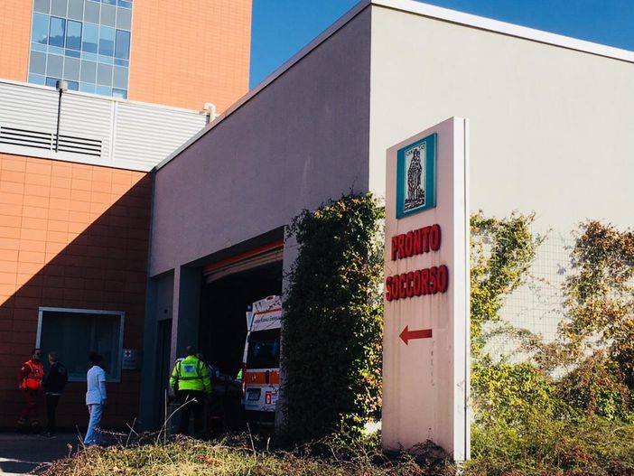 Ennesimo pedone ferito sulle strade di Varese: donna investita in centro finisce al pronto soccorso