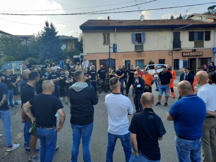 FOTO. Una targa per ricordare Claudio Meggiorin nella sua Besano