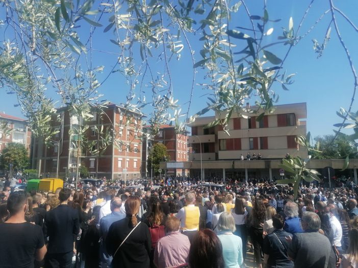 Il messaggio del fratello Luca: «Silvia e Alessandro, siete tutto quello che vorrei per la mia vita»