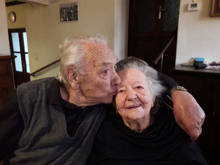 Porto Ceresio, quando l'amore è più forte del tempo. Fulvia ed Enrico festeggiano 75 anni di matrimonio