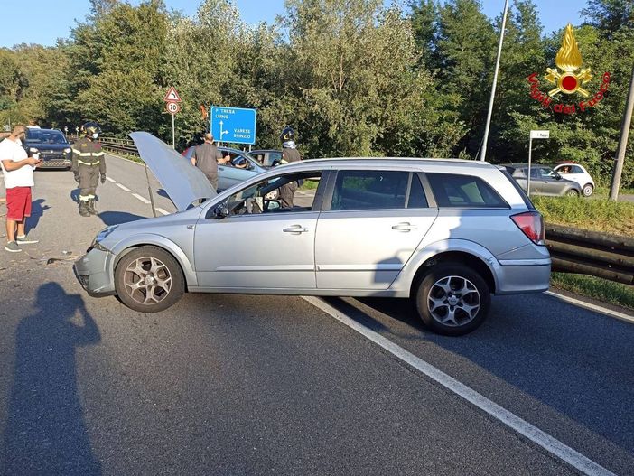 Incidente a Rancio Valcuvia: auto sbanda e finisce contro il guard rail