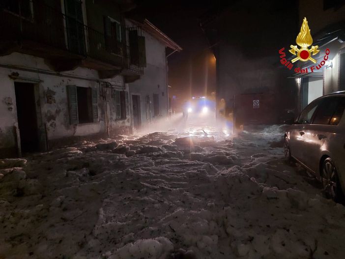 L'impressionante grandinata di questa notte a Gornate Olona