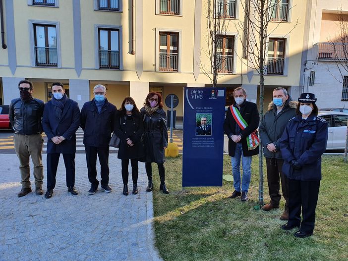 Uno spazio pubblico per l’agente Franco Montalto. «Esempio di umanità e professionalità» Uno spazio pubblico per l’agente Franco Montalto. «Esempio di umanità e professionalità»