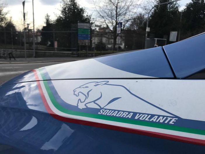 Varese: aggredisce una donna, poi prende a calci e pugni i poliziotti. Dominicano di 33 anni arrestato