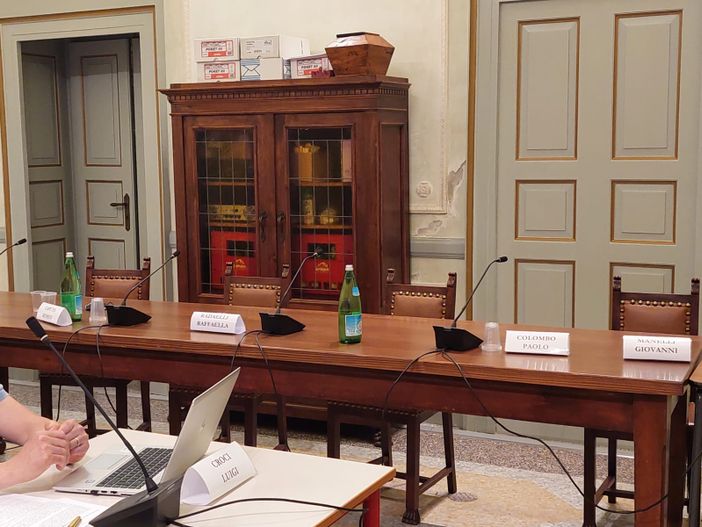 Castellanza, la minoranza lascia il Consiglio comunale per protesta