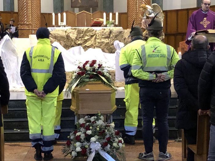 VIDEO E FOTO. «Nicoletta, hai il cuore di un angelo e lo spirito di una guerriera. Un esempio che non cancelleremo mai»