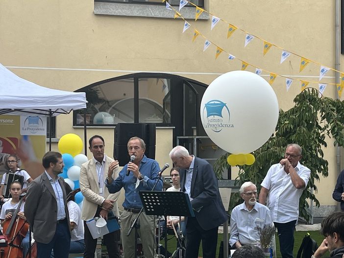 VIDEO E FOTO. La Provvidenza, i suoi dipendenti e volontari: «Questo non è un luogo di lavoro qualsiasi, con il calore dei nostri anziani e le loro valigie di ricordi» VIDEO E FOTO. La Provvidenza, i suoi dipendenti e volontari: «Questo non è un luogo di lavoro qualsiasi, con il calore dei nostri anziani e le loro valigie di ricordi»