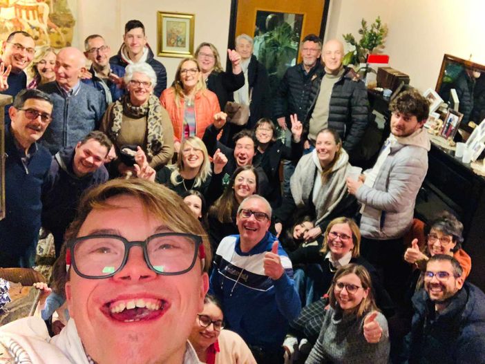 FOTO E VIDEO. Riccardo, l'accoglienza per un campione che ci ricorda qualcosa di importante e quella definizione di amicizia che batte tutto FOTO E VIDEO. Riccardo, l'accoglienza per un campione che ci ricorda qualcosa di importante e quella definizione di amicizia che batte tutto