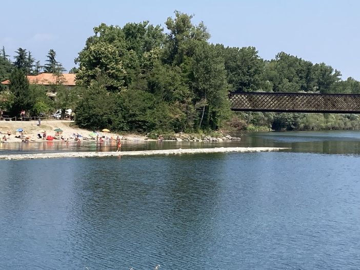 Ticino, fiume amico ma insidioso: perché è vietato fare il bagno
