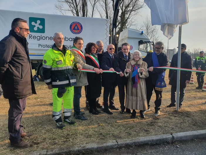 Alle Fontanelle c’è via Zamberletti. Fontana: «Tra un anno gli intitoliamo il Polo della sicurezza»