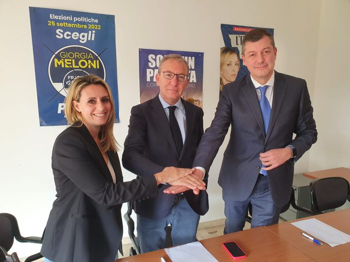 Zappamiglio “fratello d’Italia”: «Onorato dell’accoglienza». Freddezza con la segreteria forzista