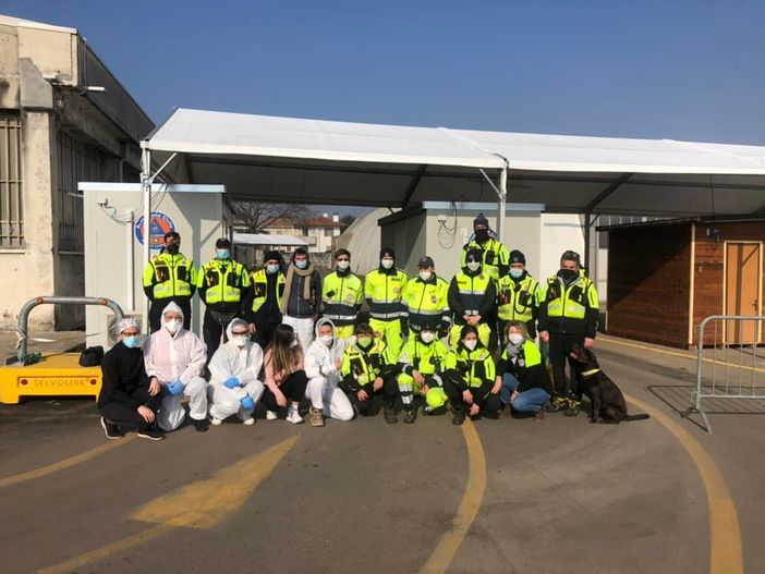 «Tutti uniti per i cittadini e i bimbi a Gorla Maggiore. Grazie ai volontari nel centro tamponi»