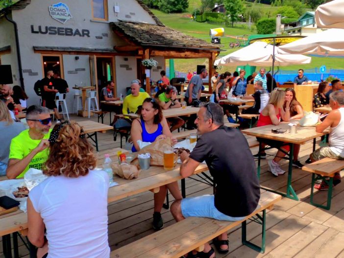 Agosto a Domobianca365: un mese di musica, sport e gastronomia Agosto a Domobianca365: un mese di musica, sport e gastronomia