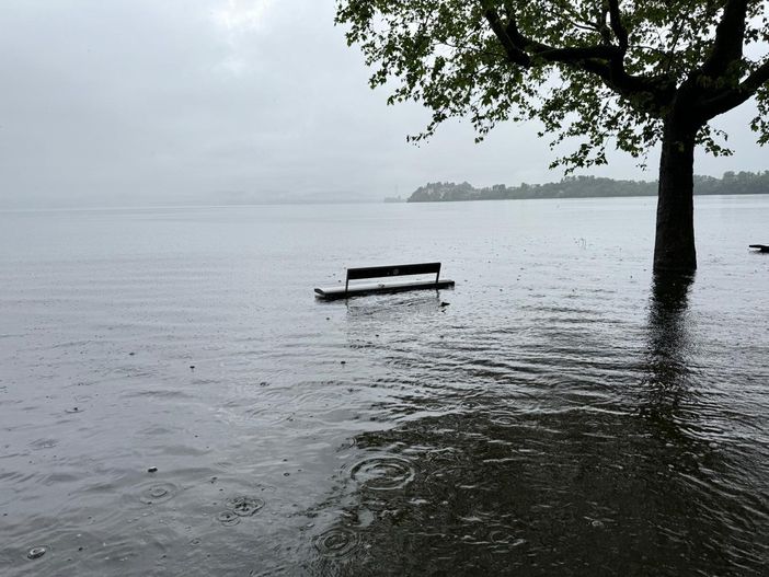 Il lago di Varese esondato nel maggio 2024: è il simbolo di un anno di piogge record Il lago di Varese esondato nel maggio 2024: è il simbolo di un anno di piogge record