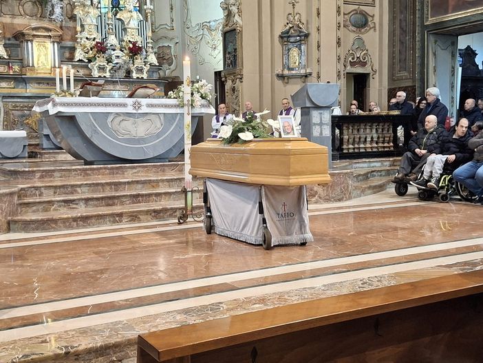 Il feretro di Paolo Fumagalli in San Gaudenzio