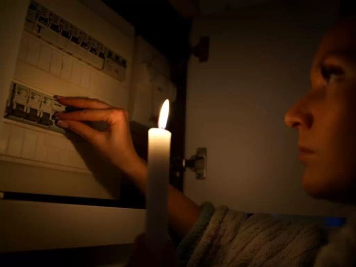 Blackout in centro a Varese: dieci minuti di stop alla corrente elettrica