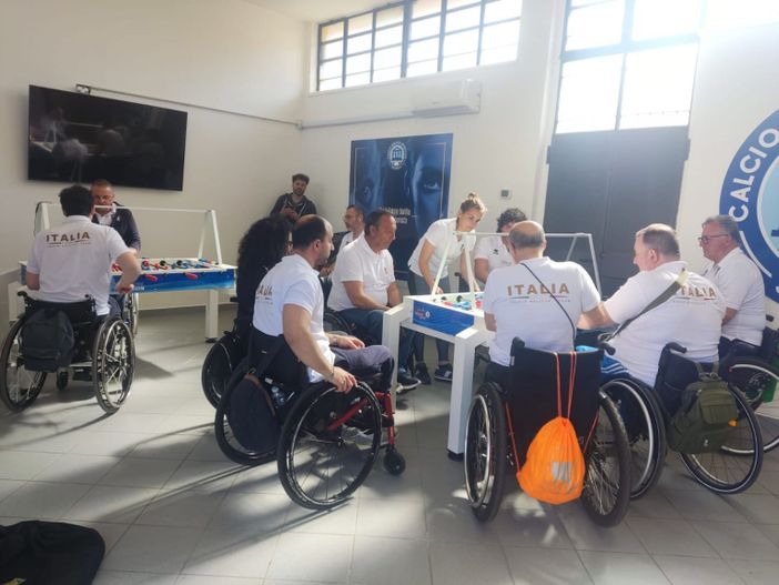 Un momento del ritiro della Nazionale italiana paralimpica di calciobalilla a Besozzo
