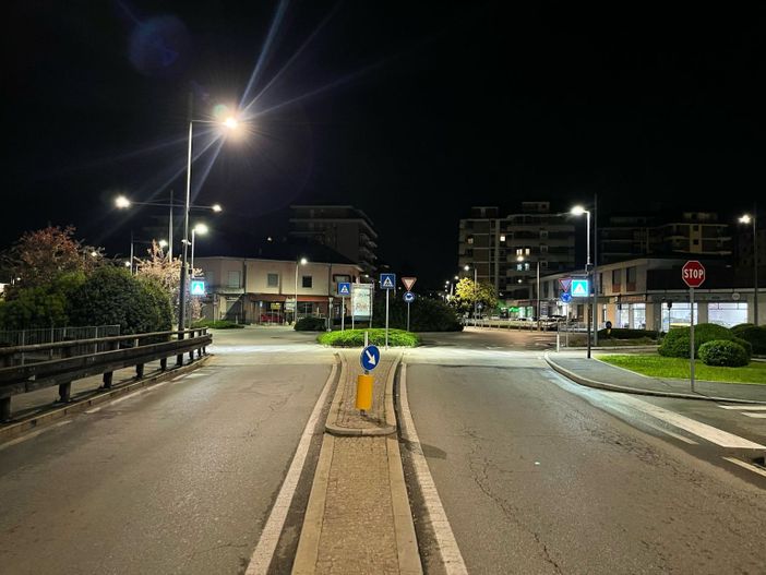 L'attraversamento pedonale sul Sempione di Sesto Calende messo in sicurezza