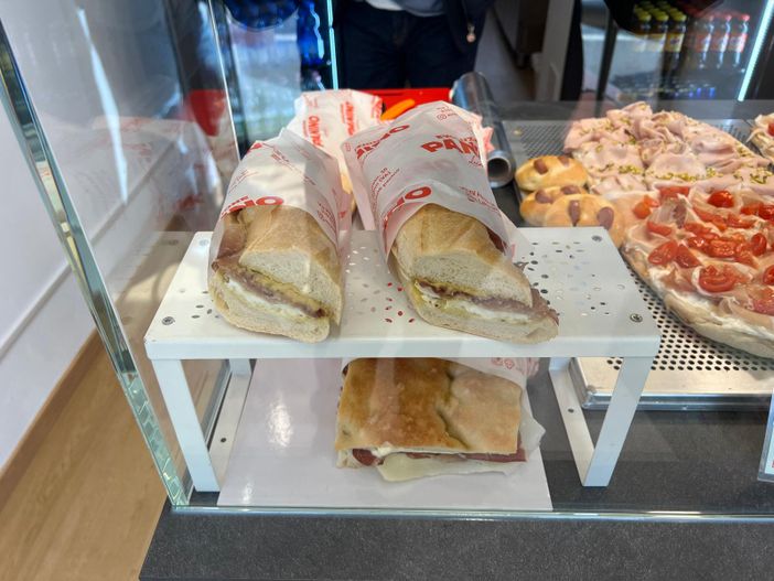 Eccoli i grandi protagonisti di Evoluzione Panino: panini di 30 cm e focacce xxl Eccoli i grandi protagonisti di Evoluzione Panino: panini di 30 cm e focacce xxl