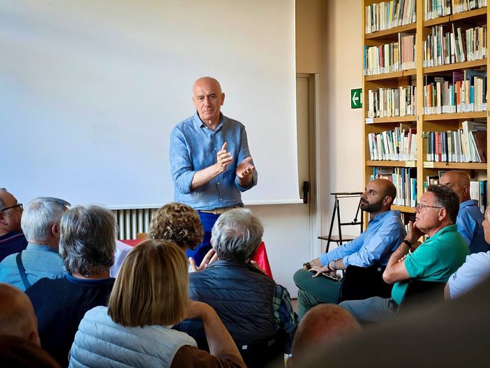 Il consigliere comunale Furio Artoni agli "stati generali" del centrodestra di Luino